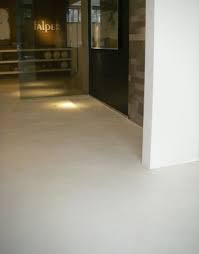 Fugenlose Spachtelboden Betonboden Loftboden Mineralisch Gespachtelt Zementar Oberflachen Gmbh Betonboden Betonboden Wohnzimmer Boden