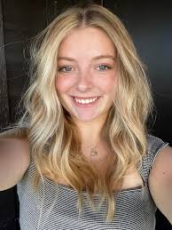 I am not a professional but if I did dog baths for $15 would anyone be  interested? I am going to school to be a vet technician, and am looking for  ways