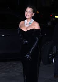 Blake lively brings back the vest at fashion week. Blake Lively Arrives At The Screening Of The Rhythm Section 20 Gotceleb