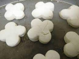 Biskut raya dengan pelbagai bentuk. Nurulsham Di Sini Kuih Bangkit Gula Dan Santan Disira Tanpa Baking Powder