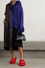 Your personal data may be jointly controlled by balenciaga and kering for marketing and other purposes as detailed in our privacy policy. Balenciaga For Women Net A Porter
