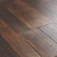 Pergo Outlast Somerton Auburn Hickory 10mm Thick X 7 1 2 In Wide X 47 1 4 In Length Laminat Vinyl Laminate Flooring Wood Floors Wide Plank Laminate Flooring