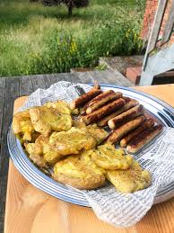 These wonderful smashed potatoes are easy to make and taste delicious. Smashed Potatoes Kartoffeln Mal Anders Mix Dich Glucklich Thermomix Rezepte Fur Food Non Food Essen Kosmetik Putzmittel Etc