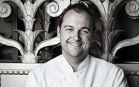 Él es el número uno de la alta cocina