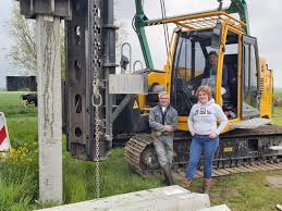 Maybe you would like to learn more about one of these? Van Blokhut Naar Grote Boerderijwinkel Succesvolle Hoeksche Zuivel Groeit Uit Zijn Jasje Hoeksche Waard Bndestem Nl