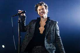 A super cute harry styles collage made up of a mixture of pictures of him and some of my favorite lyrics. Harry Styles Is One Of The Best Dressed Musicians In The World Here Is Why British Gq