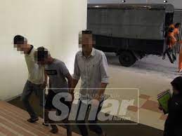 Pelawak komar diangkat jadi rektor universitas di brebes. Kes Pukul Pelawak Dibebaskan Dengan Jaminan Polis