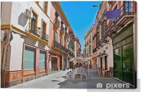 Doch gerade deswegen ist sevilla so berühmt für seine altstadt. Leinwandbild Strasse In Der Altstadt Von Sevilla Stadt Am Sommertag Spanien Pixers Wir Leben Um Zu Verandern