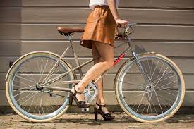 fotograaf in amsterdam photographer in amsterdam veloretti bicycles girls on bike comfort bike bike design