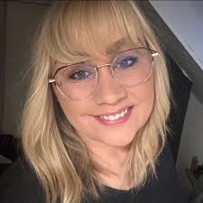 Lejlighed udlejes under smukfest 2024 Plads til 2-6 personer. Udlejes fra  onsdag-søndag. Lejer min 2 værelses lejlighed ud under smukfest. Der er et  soveværelse med stor dejlig seng. dertil spise stue og