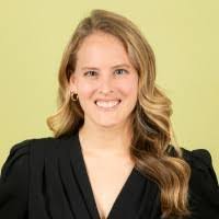 Nina Abrams's Instagram, Twitter & Facebook