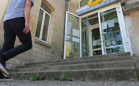 Saint Maximin La Ville Vote Contre La Transformation De Son Bureau De Poste Le Parisien