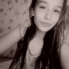 Laura Török (lauraenikot)