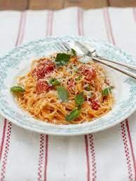 Classic Tomato Spaghetti Pasta Recipes Jamie Oliver Recipes Recipe Classic Tomato Spaghetti Pasta Dishes Recipes