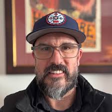 Please enjoy 1 minute and 24 seconds of TikTok CEO Shou Chew fighting for  his life to keep the US market open.