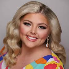 OMG! This valentines throw pillow from Five Below is EVERYTHING!! 😍  #fivebelowfinds #fivebelow #valentines #valentinesdecor #throwpillow #shrek  #donkeyanddragon #funfinds