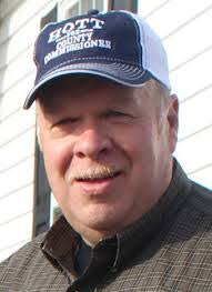 Matthew Hott's Instagram, Twitter & Facebook