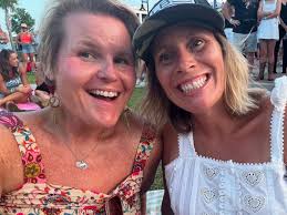 Mandi Mills (@mandi_mills_yoga) · Instagram photos and Reels