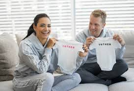 Geburt des zweiten sohnes verlief kritisch. Frankfurter Label Mania Launcht Kollektion Mit Amira Pocher News Collection 1237248