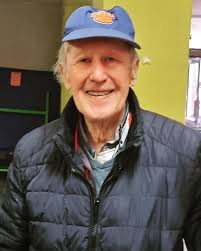 Con mucho pesar, nuestra unidad de deportes lamenta comunicar el sensible  fallecimiento de nuestro querido profesor Hernan Cabrera Saldias (Q.E.P.D)  acadecido el dia de hoy lunes, sus restos seran velados en la