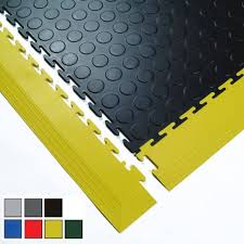 Deshalb haben wir uns guten gewissens dafür entschieden nur qualitativ hochwertigste industrieböden für. Garagenboden Pvc Fliesen Als Alternative Zur Bodenbeschichtung