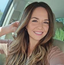 Are there any massage therapists available for in-home visits in Seminole?