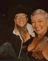 Danielle Wall (@high_desert_dani) • Фото и видео в Instagram