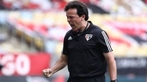 Diniz is well known for his style of play and involving ball possession. Sao Paulo S Fernando Diniz Is Brazil S Next Great Coaching Hope Football Ace