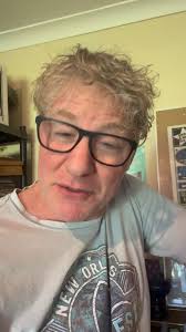 Hey folks. Broken L122 in north Essex. Free. You have to collect! , CM6 3QD  , Moving in 2 weeks time. After that it goes, heart-breakingly, to the  recycling centre.