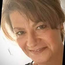 Monique Schilling's Instagram, Twitter & Facebook