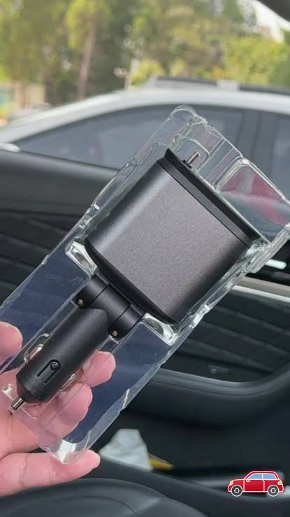 Cargador Retráctil 4 en 1 para Auto con Cable Tipo C