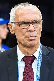 L'inter è alla ricerca di un allenatore per il prossimo anno. Hector Cuper Wikipedia