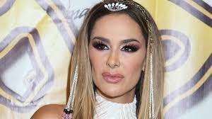 Ninel conde is a 44 year old mexican actress. Ninel Conde Se Compromete En Medio De Polemica
