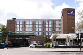 2 minute away from the finchley road station. Finchley Road Accommodation