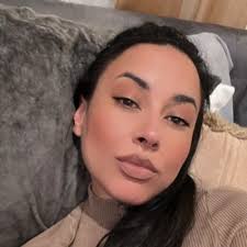 Sandy Naser.. (@MissNaser)