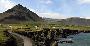 Borrowed from icelandic ísland, from old norse íss (ice) + land (land, country). L Islande Ouvre Ses Portes A Tous Les Voyageurs Vaccines