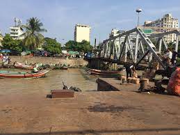 yangon jetty along strand rd 沿斯特兰德路的仰光码头 canal structures