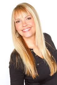 Dana Ellington's Instagram, Twitter & Facebook