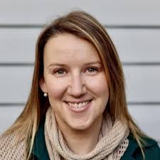 Kellie Floyd's Instagram, Twitter & Facebook