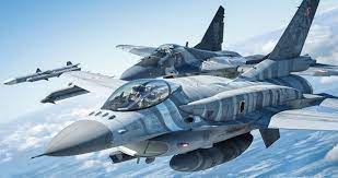 Download the latest version of f16 vs f18 dogfight air battle for android. Real Dogfight Videos Of F 16 Vs Mig 29 Viper Vs Fulcrum