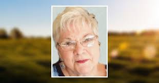 Edna Arrington's Instagram, Twitter & Facebook