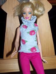 Cela fait plus de deux ans que la sortie du kankourang, cet tre mystique de la. Activite Bricolage Fabriquer Des Vetements De Barbie Avec Des Chaussettes Et Leur Cintres Vetements Barbie Barbie Habit Barbie