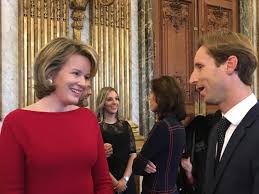 Filip kwam als oudste zoon van kroonprins albert en kroonprinses paola op 15 april 1960 om 9:40 uur ter wereld op het kasteel. Belgische Ruitersport Atleten Krijgen Schouderklopje Van Koning Filip En Koningin Mathilde Equnews Belgium