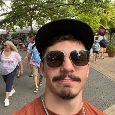 Notre Dame or Georgia? 🤔