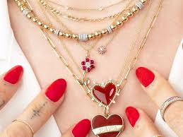 The list so far has featured jewelry brands that work mostly with diamonds, but if you want a breather, then we'll have it with japanese brand mikimoto. Famous Jewelry Brands In Germany