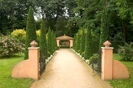 Bring a touch of that charm into your home through decor that looks warm and refined. Tuscan Style Landscape Design Lovetoknow