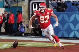 Latest on te travis kelce including news, stats, videos, highlights and more on nfl.com. Chiefs Star Travis Kelce Gets New Contract Hours After George Kittle No Indications That Zach Ertz Eagles Are Next Pennlive Com