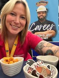 Jana Mcbee's Instagram, Twitter & Facebook