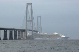 Maybe you would like to learn more about one of these? Allure Of The Seas Gross Schon Riskant Risknet The Risk Management Network