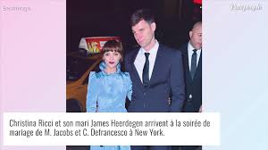 Christina Ricci Et Son Ex Mari Tombent Finalement D Accord Dans Un Divorce Tendu Video Dailymotion L'actrice a été vue quittant l'aéroport lax de los angeles.
